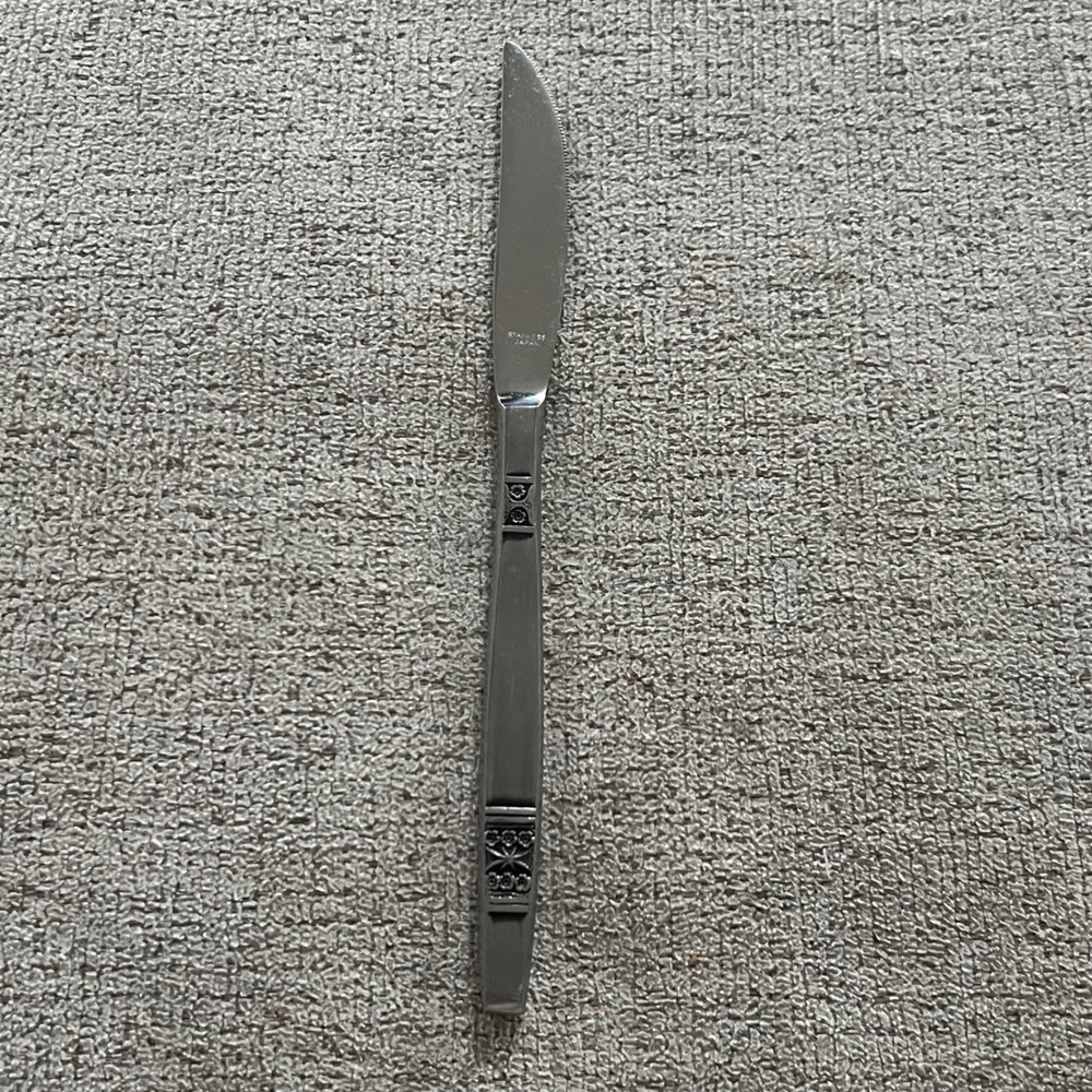 Vintage Madeira TM Stainless Steel Dinner Knife Japan Floral Embossed Flatware